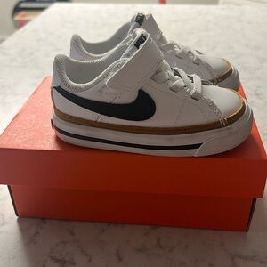 Toddler nike court legacy